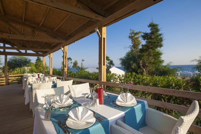 Restaurant & Bar