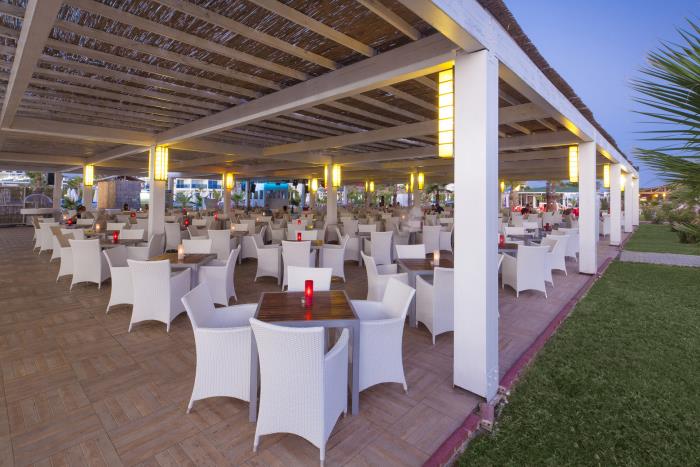 Restaurant & Bar